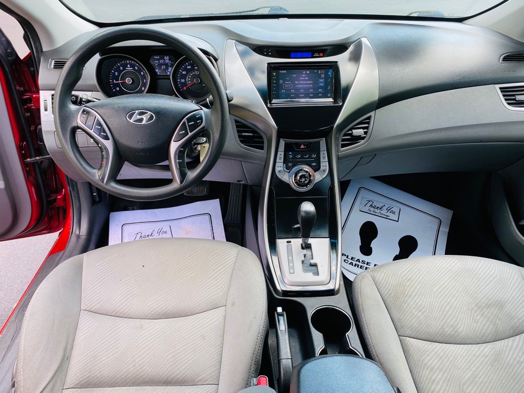 2013 Hyundai Elantra Image 14
