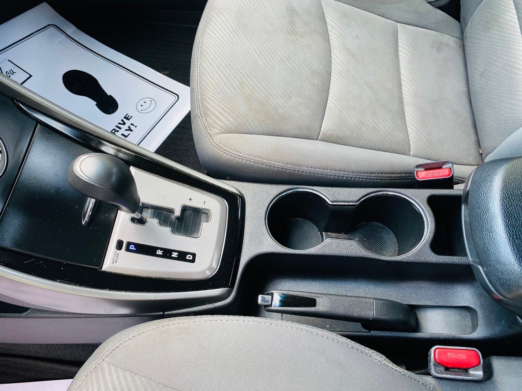 2013 Hyundai Elantra Image 19
