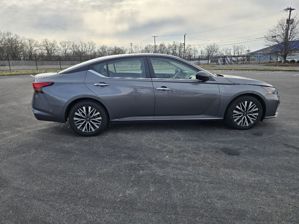 2024 Nissan Altima Image 7