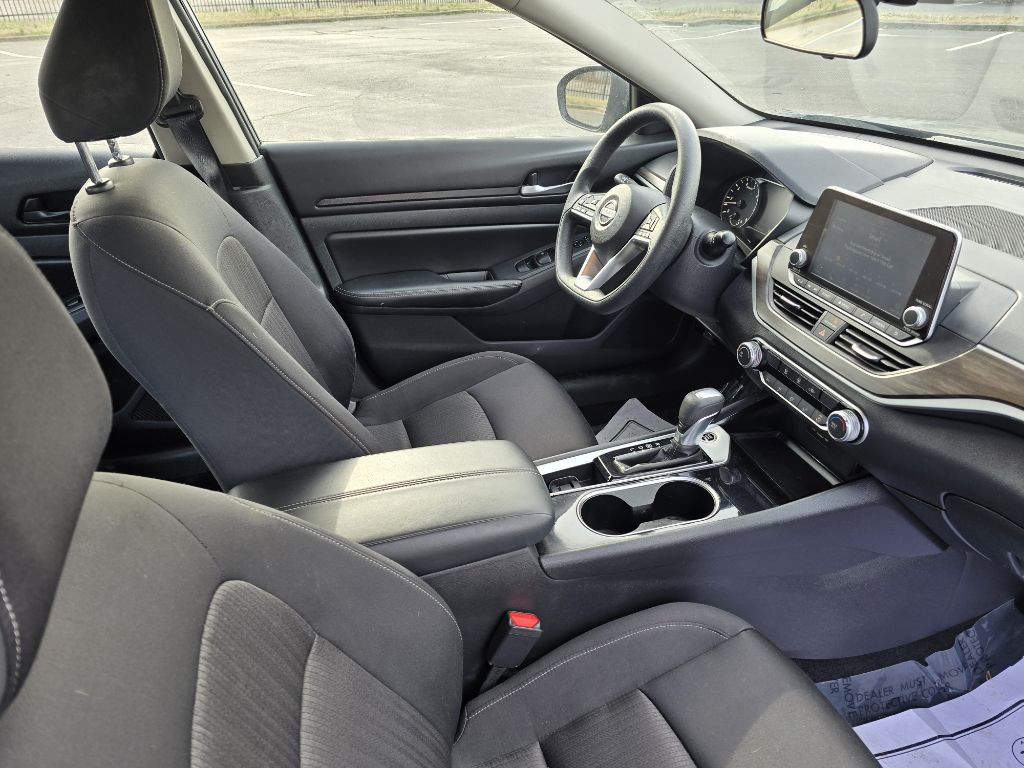 2024 Nissan Altima Image 8