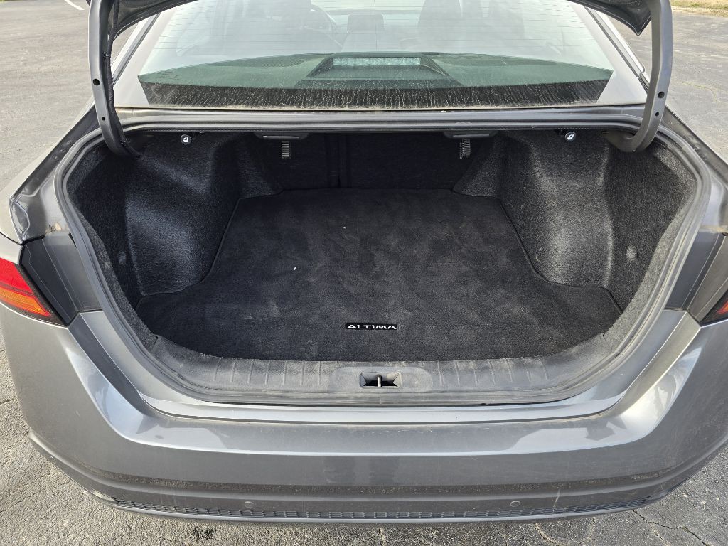 2024 Nissan Altima Image 10