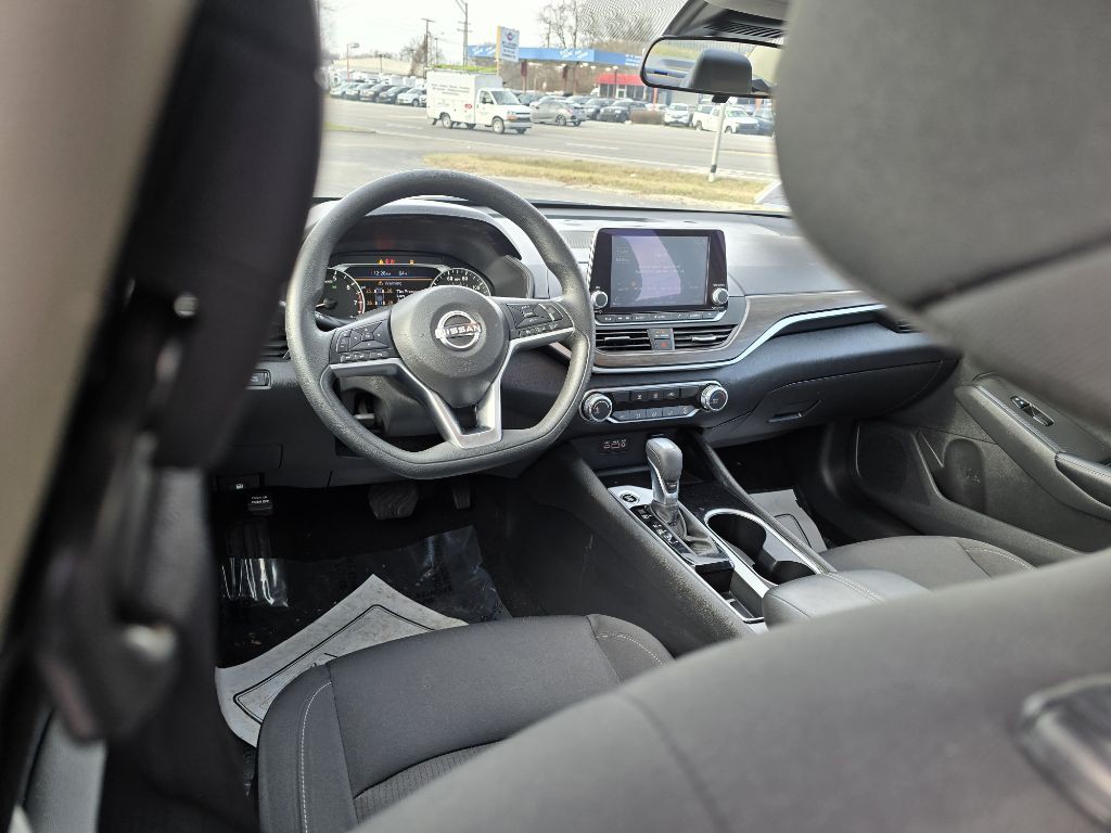 2024 Nissan Altima Image 12