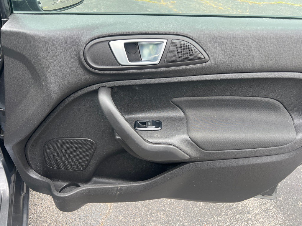 2015 Ford Fiesta Image 10
