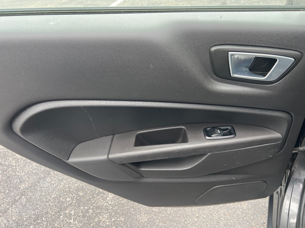 2015 Ford Fiesta Image 16