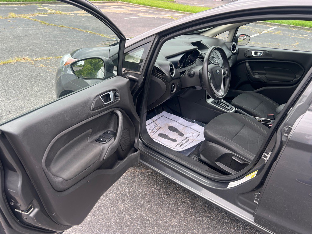 2015 Ford Fiesta Image 17