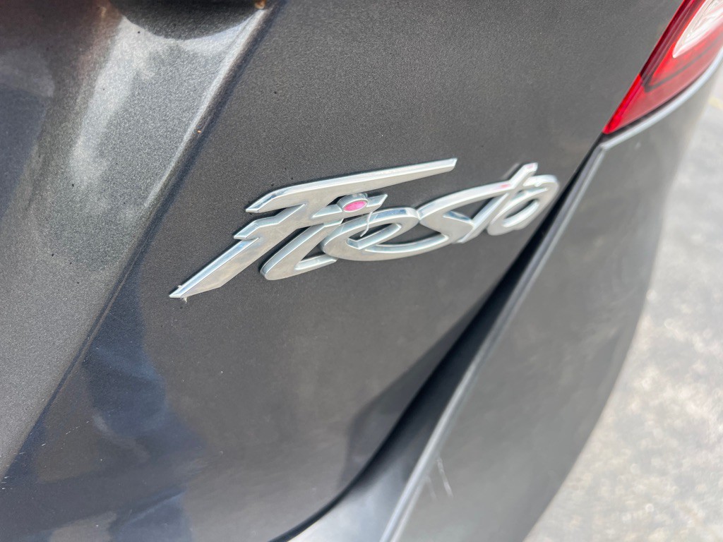 2015 Ford Fiesta Image 25
