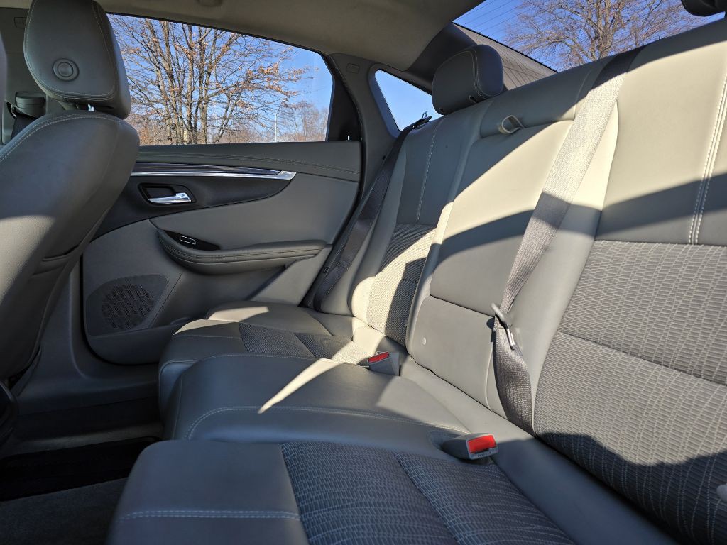 2016 Chevrolet Impala Image 11