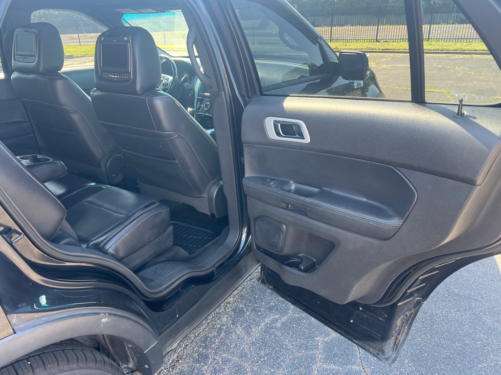 2013 Ford Explorer Image 11