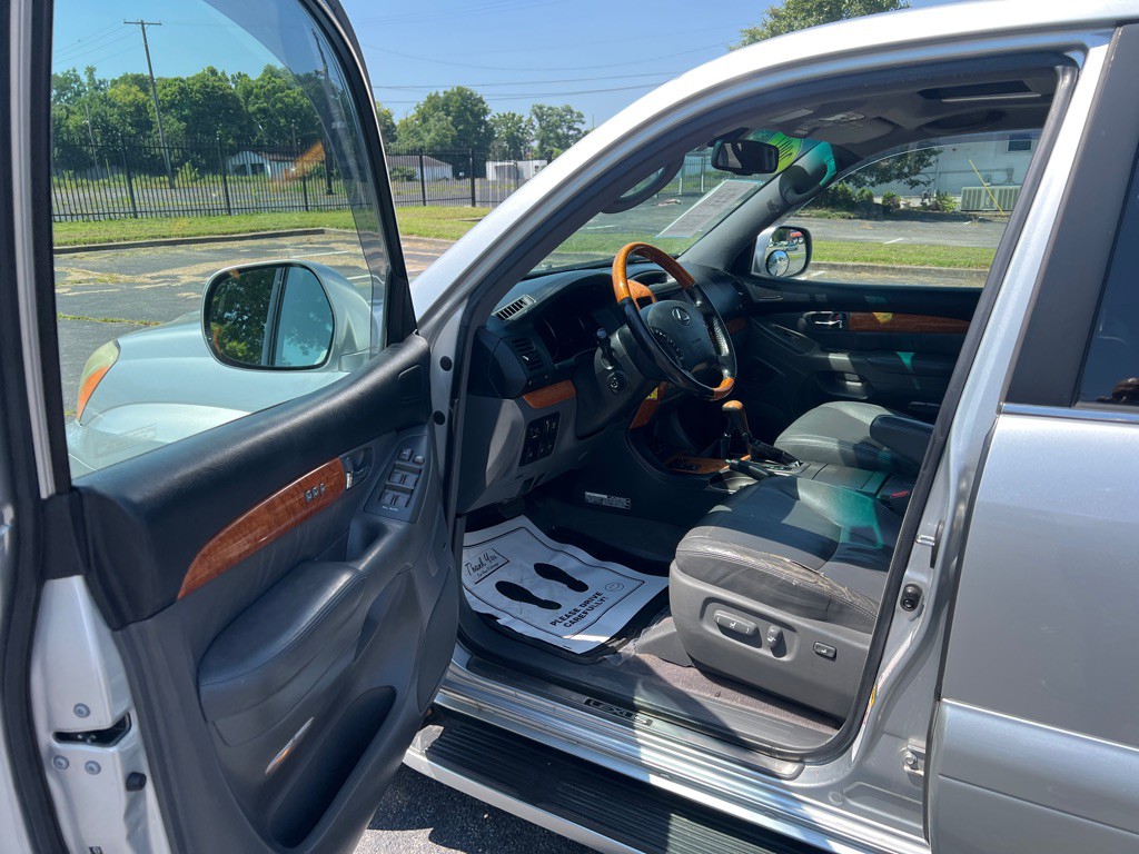 2007 Lexus GX Image 17