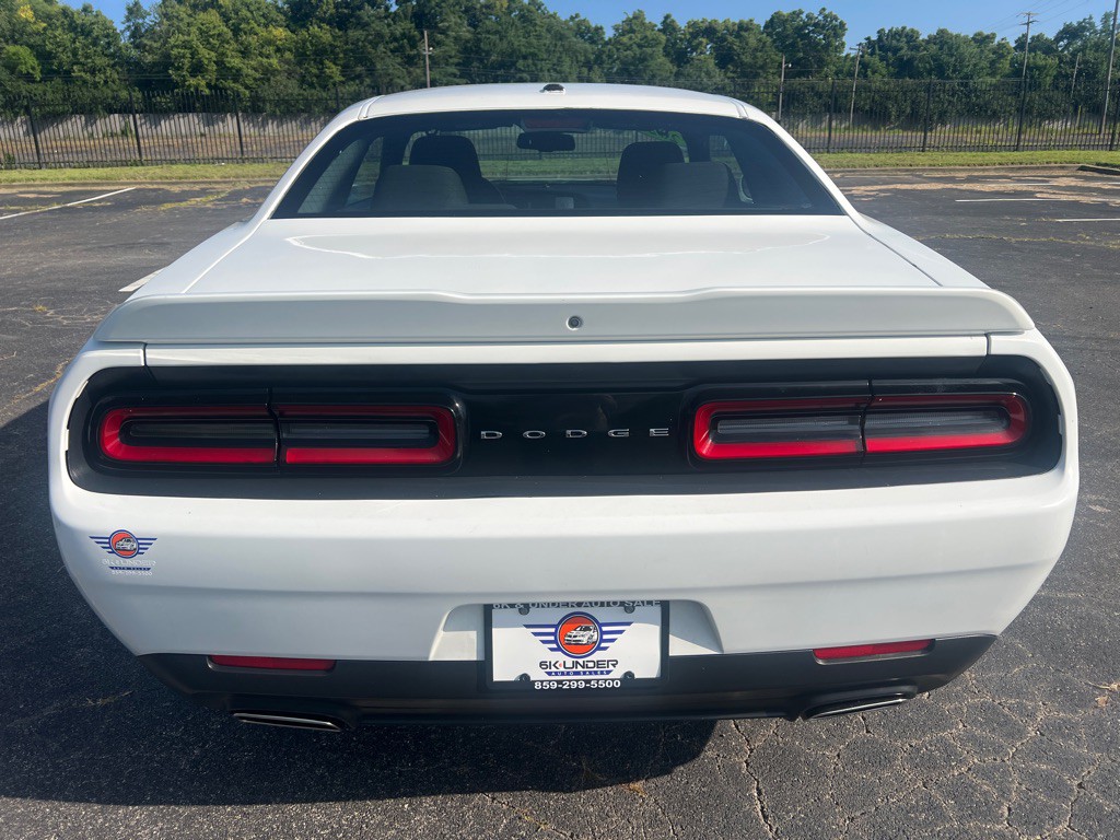 2022 Dodge Challenger Image 6