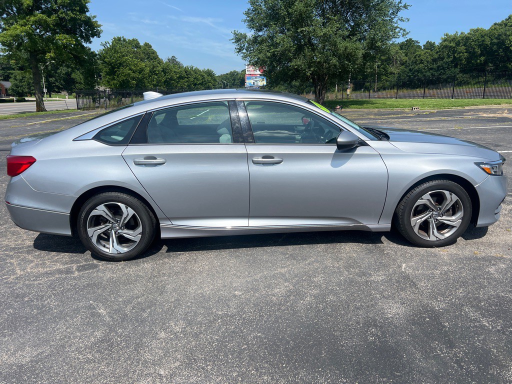 2018 Honda Accord Image 8