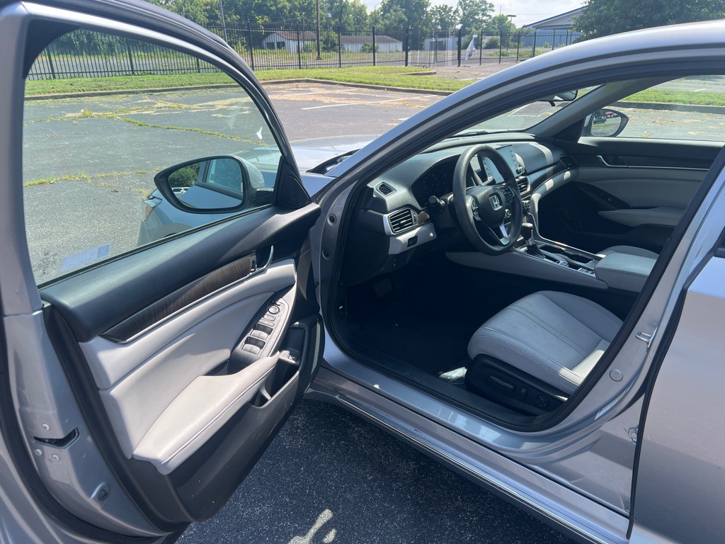 2018 Honda Accord Image 17