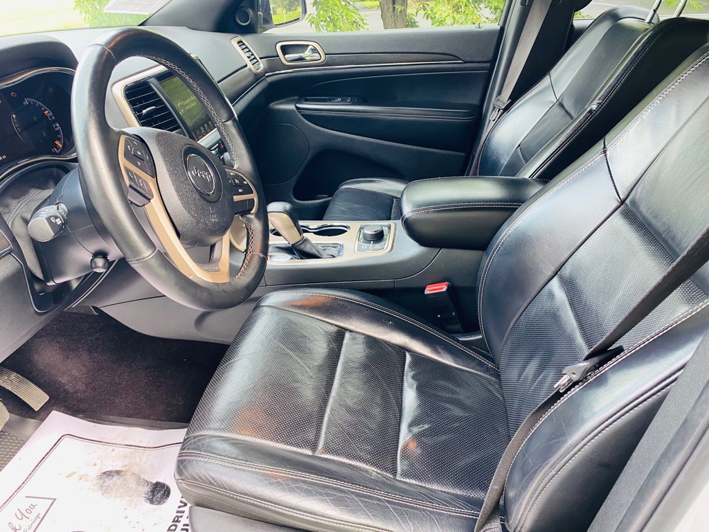 2017 Jeep Grand Cherokee Image 11