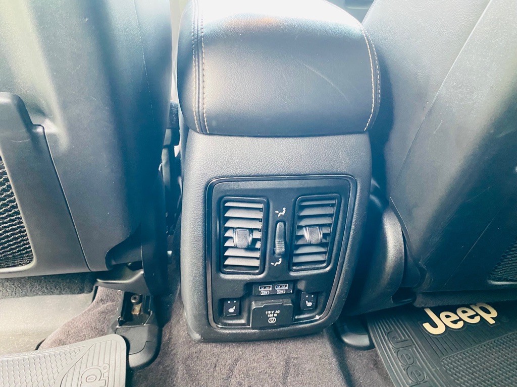 2017 Jeep Grand Cherokee Image 16