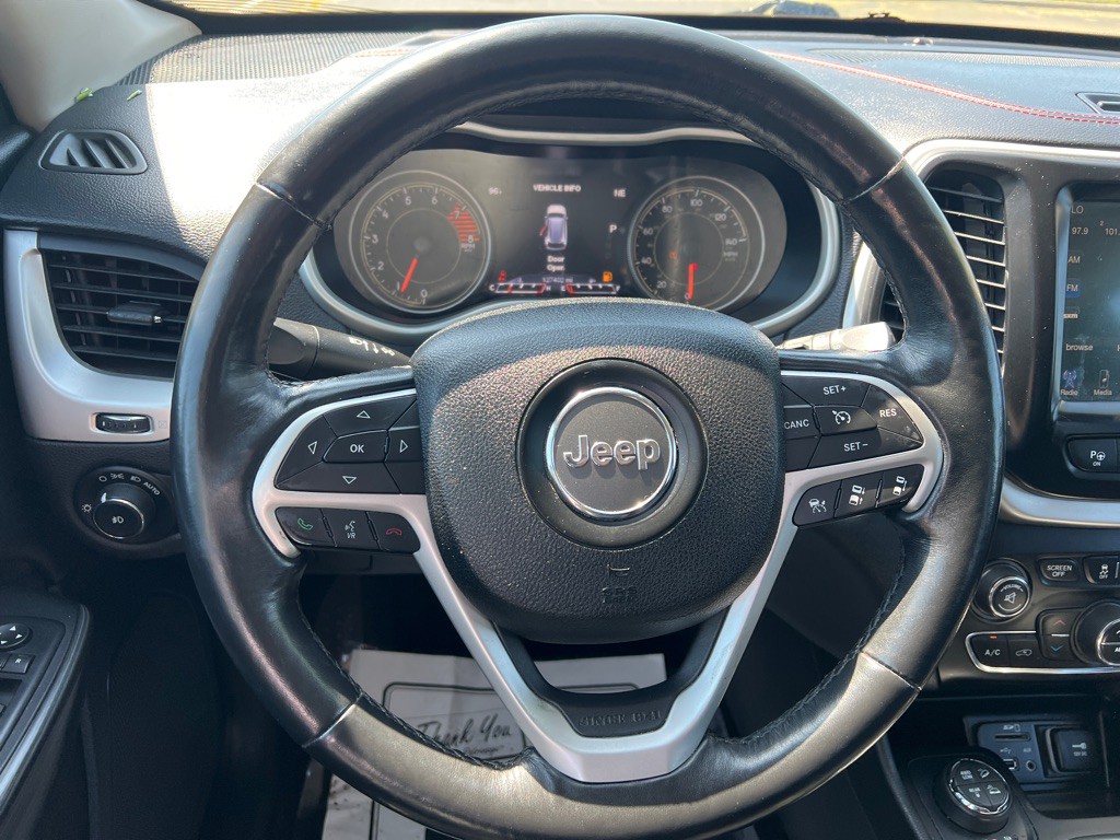 2016 Jeep Cherokee Image 21