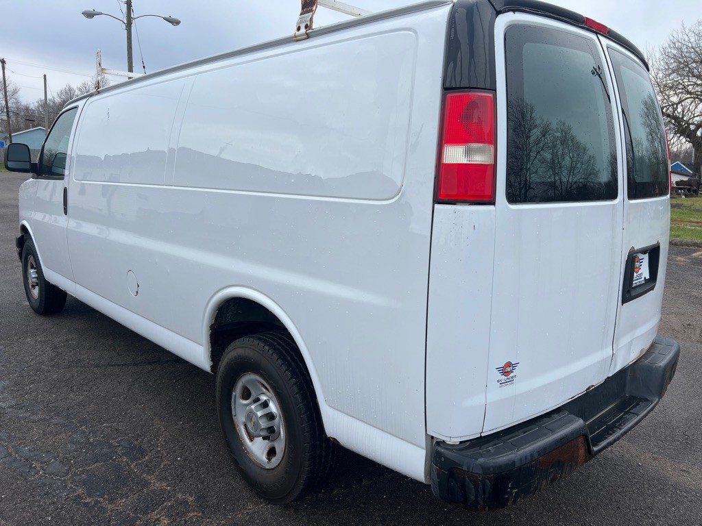 2013 Chevrolet Express Image 5