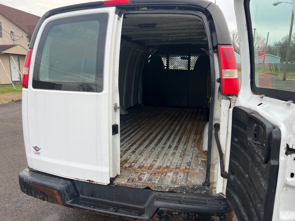 2013 Chevrolet Express Image 13