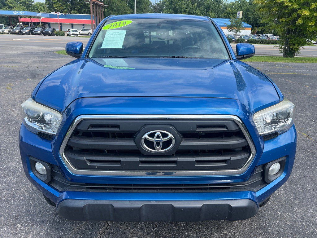 2016 Toyota Tacoma Image 2