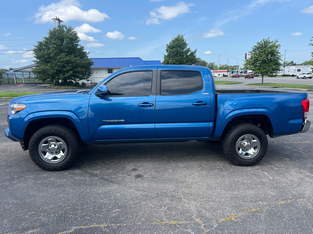 2016 Toyota Tacoma Image 4