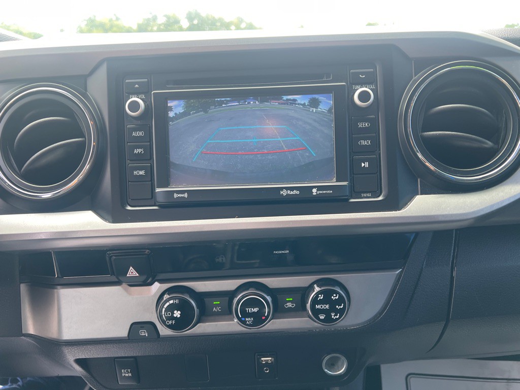 2016 Toyota Tacoma Image 21
