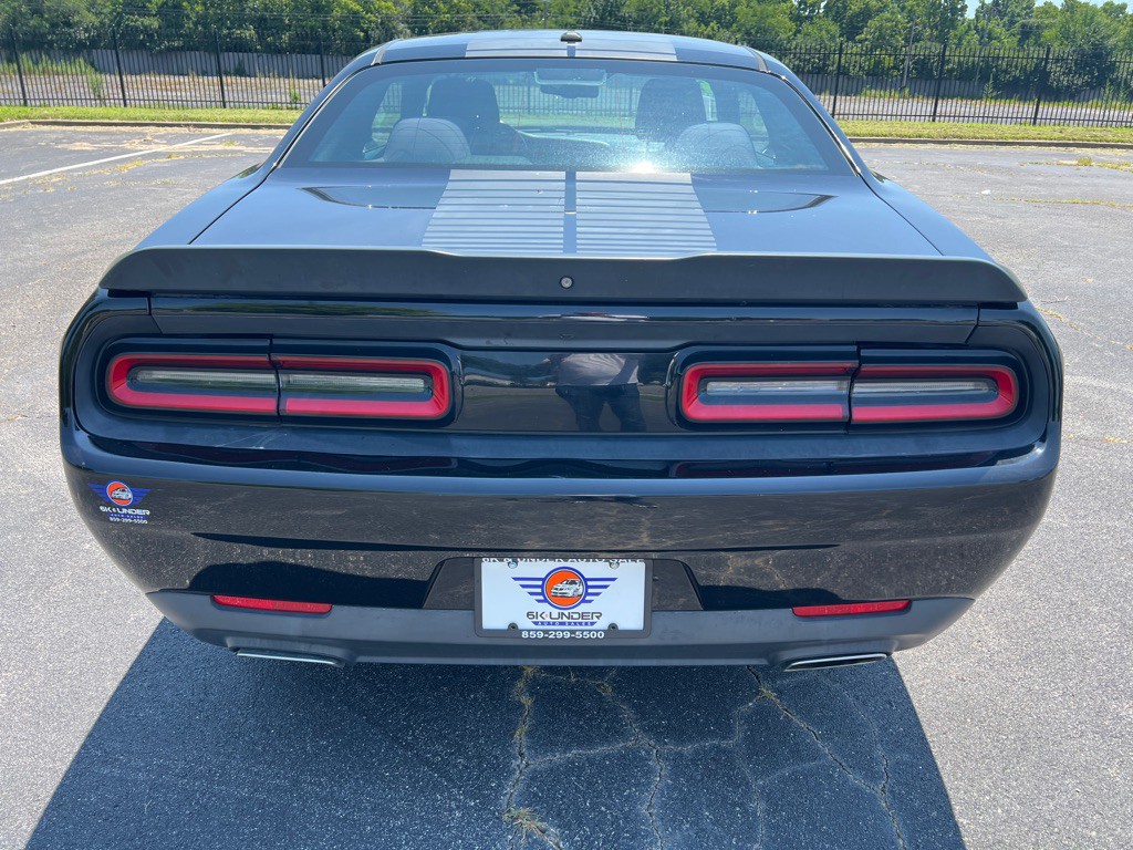 2016 Dodge Challenger Image 6