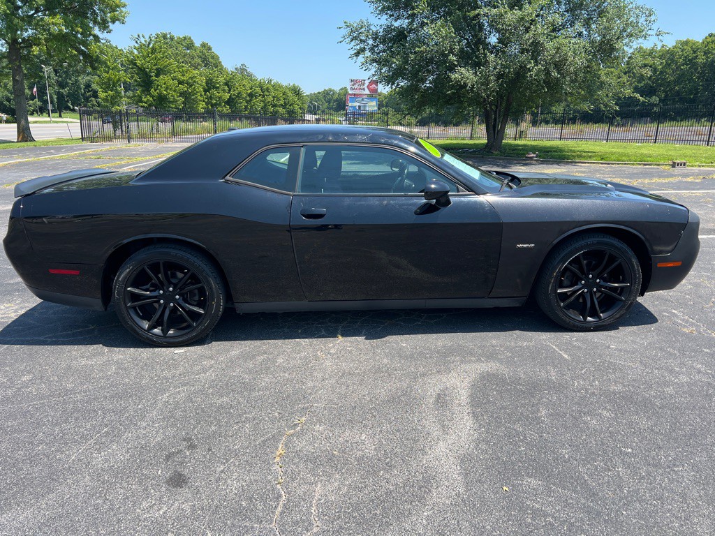2016 Dodge Challenger Image 8