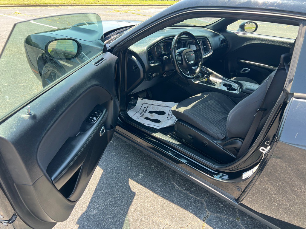 2016 Dodge Challenger Image 13