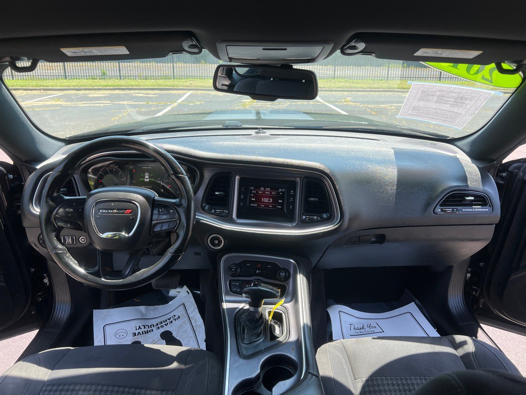2016 Dodge Challenger Image 15