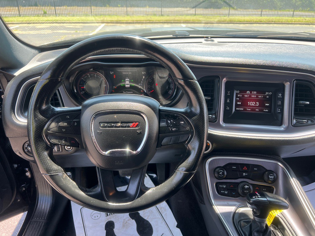 2016 Dodge Challenger Image 16