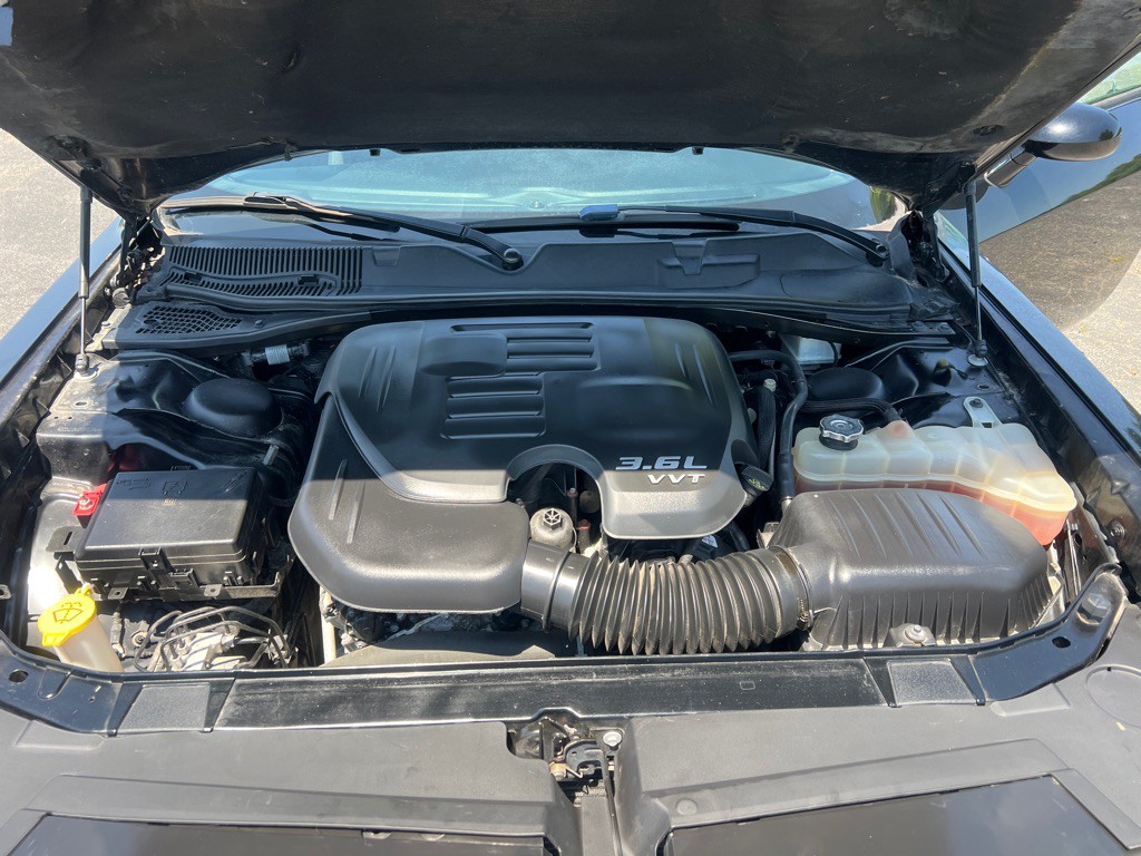 2016 Dodge Challenger Image 19