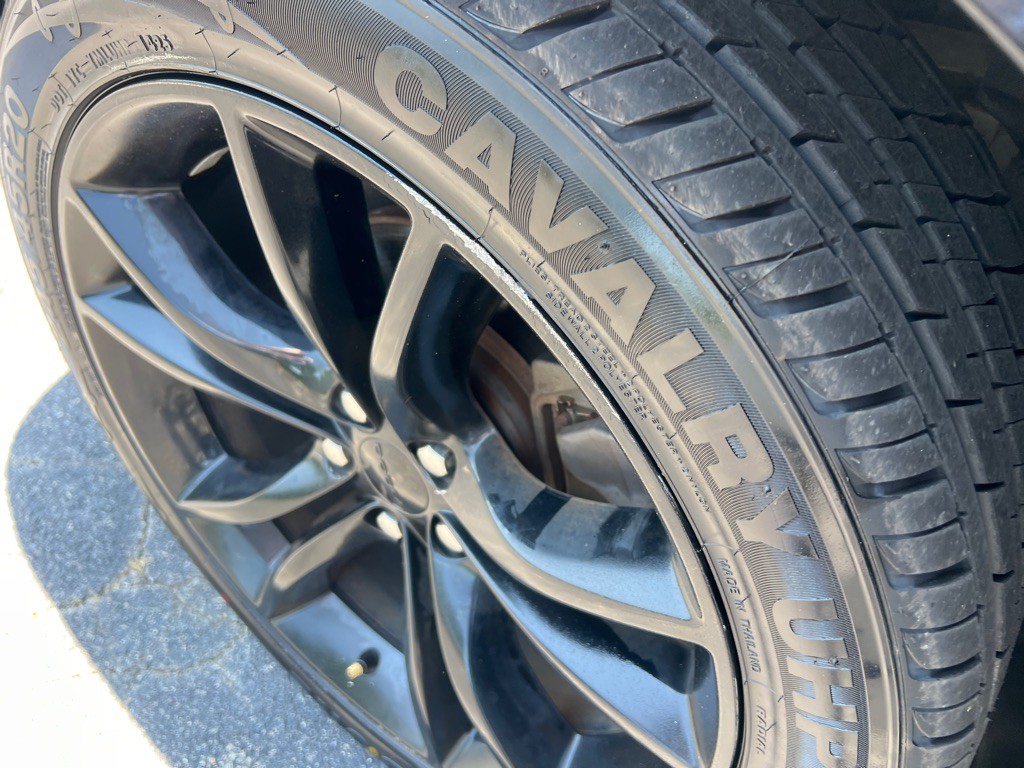 2016 Dodge Challenger Image 21