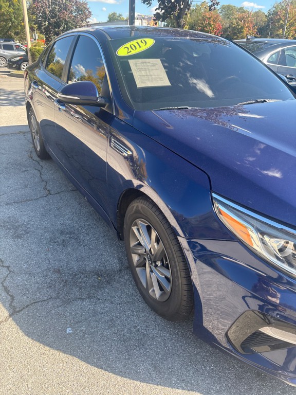 2019 Kia Optima Image 2