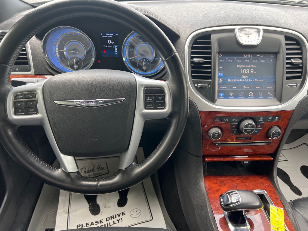 2014 Chrysler 300 Image 20