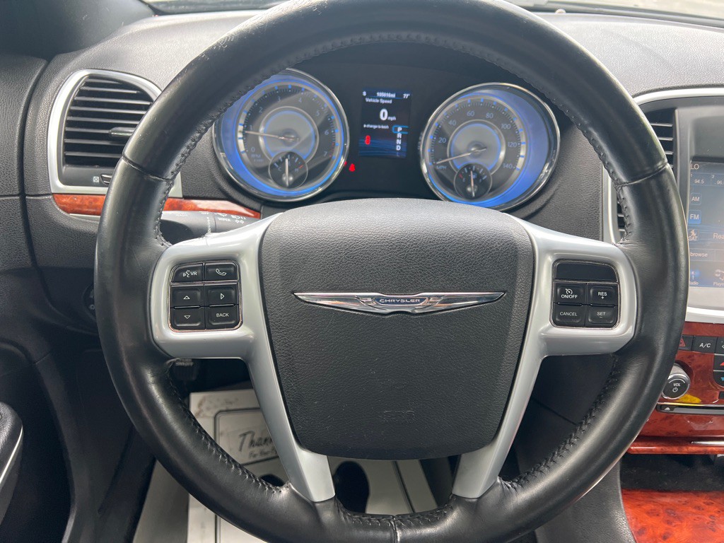 2014 Chrysler 300 Image 21