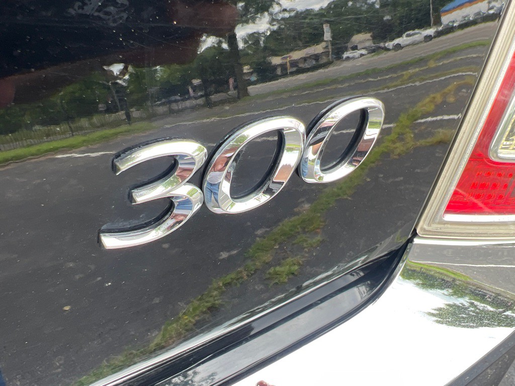 2014 Chrysler 300 Image 27