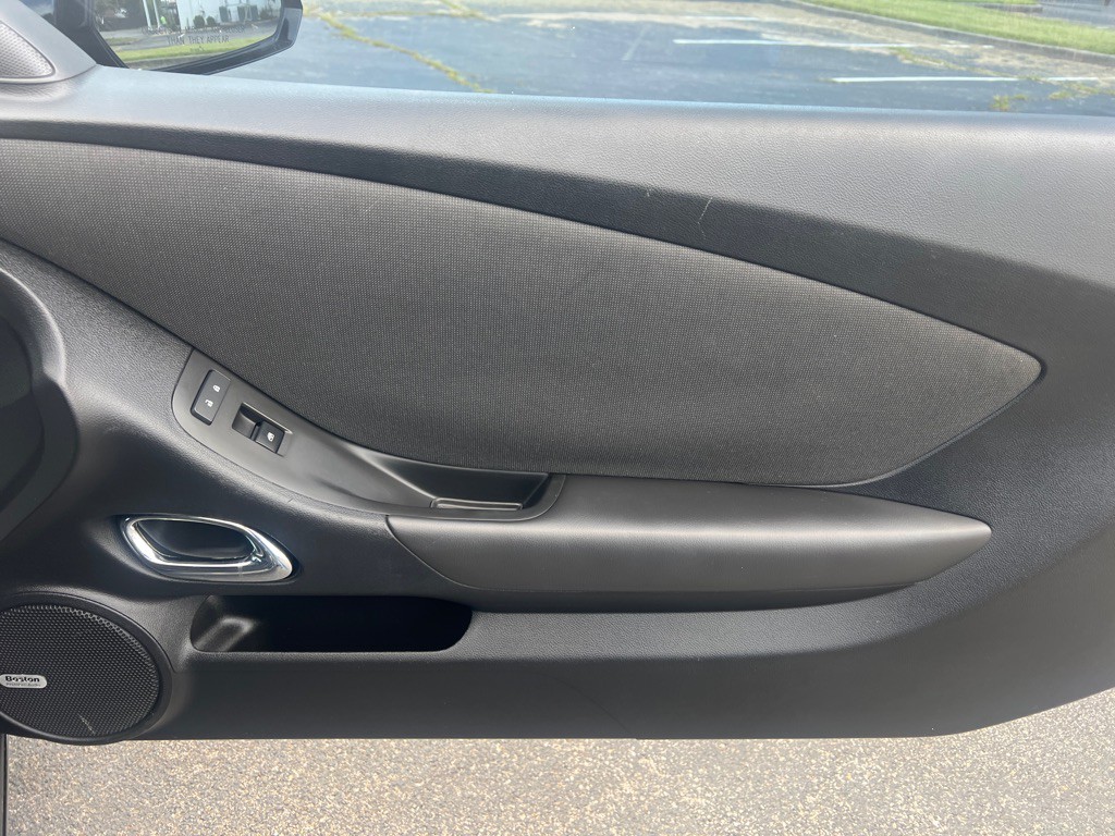 2015 Chevrolet Camaro Image 10