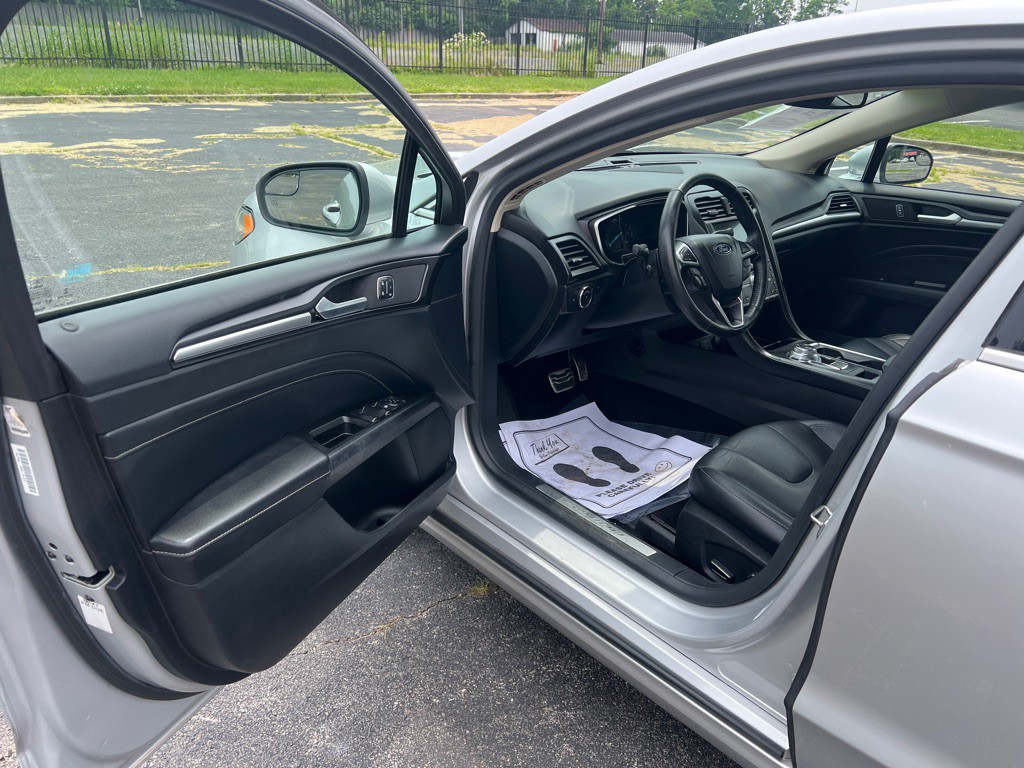 2018 Ford Fusion Image 17