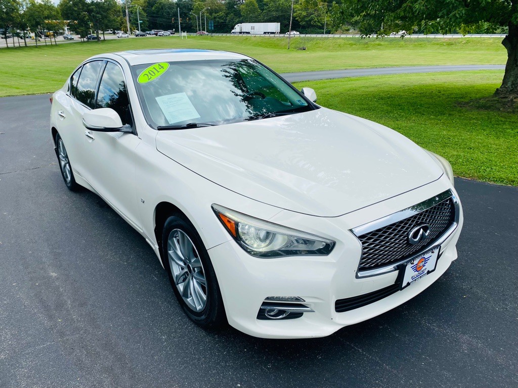 2014 INFINITI Q50 Image 1