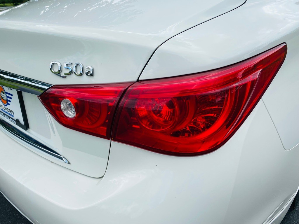 2014 INFINITI Q50 Image 10