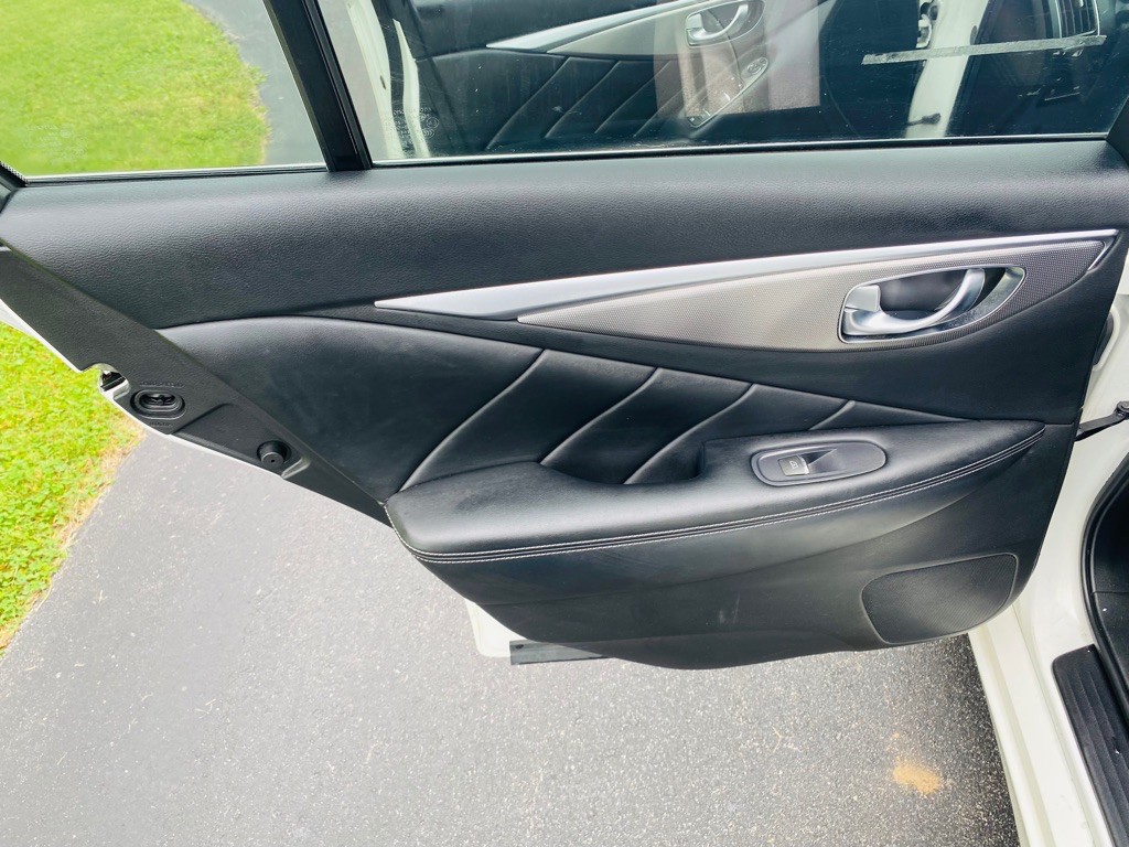 2014 INFINITI Q50 Image 12