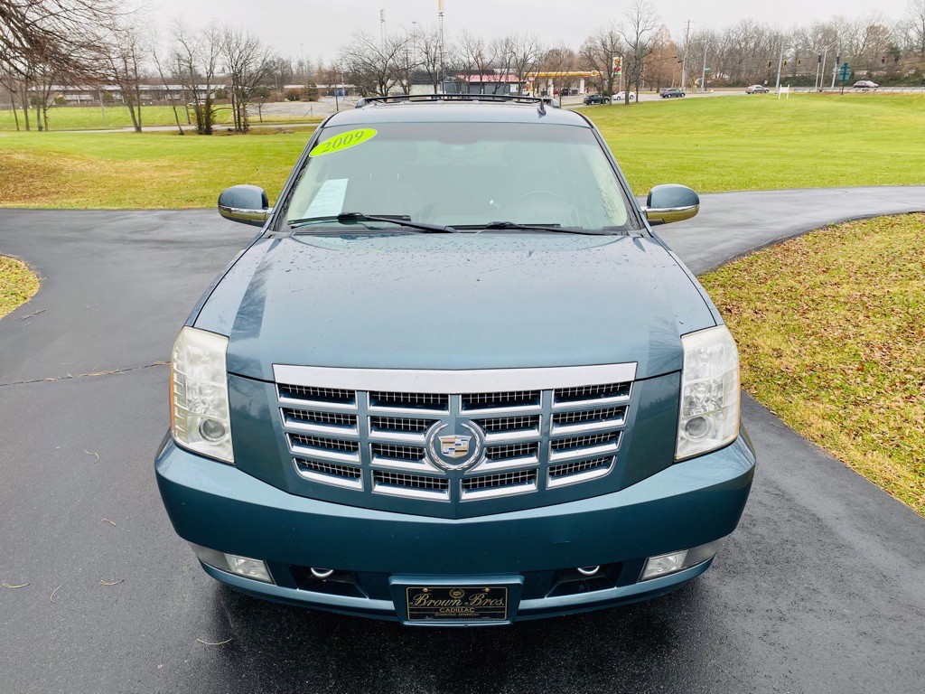 2009 Cadillac Escalade Image 2
