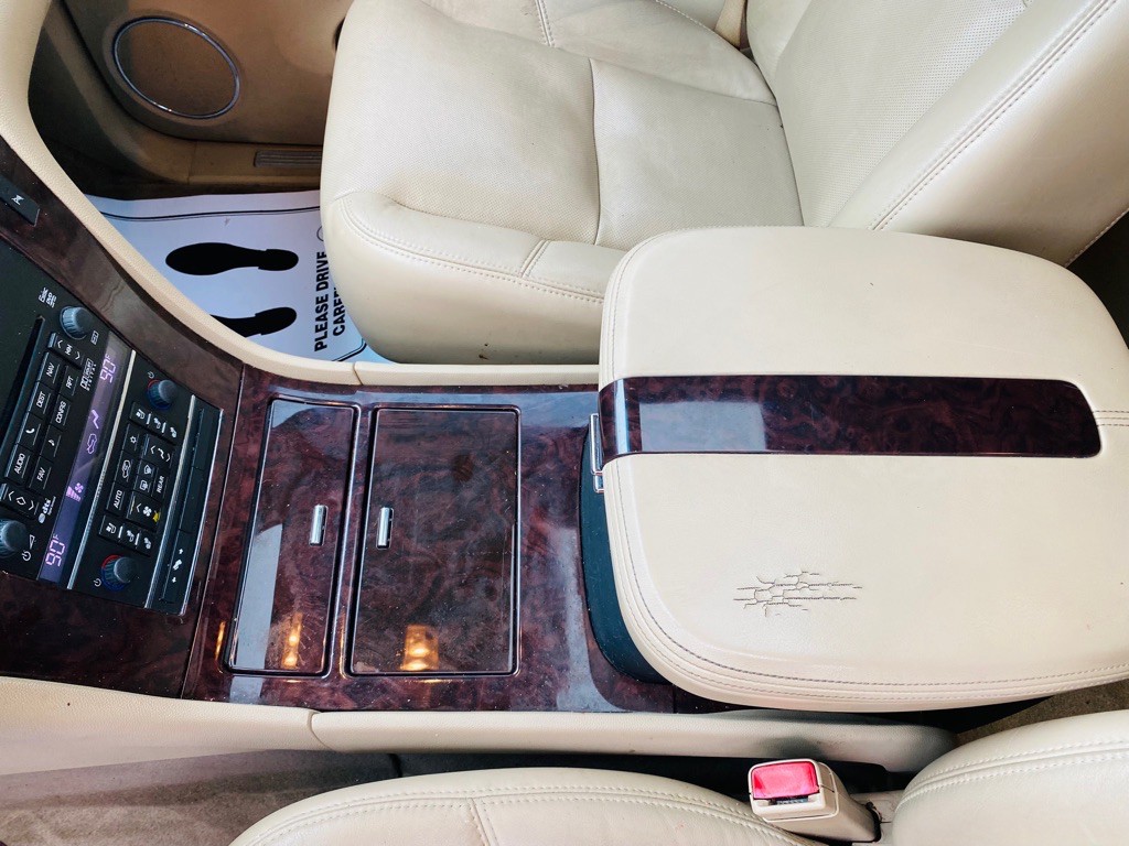 2009 Cadillac Escalade Image 13