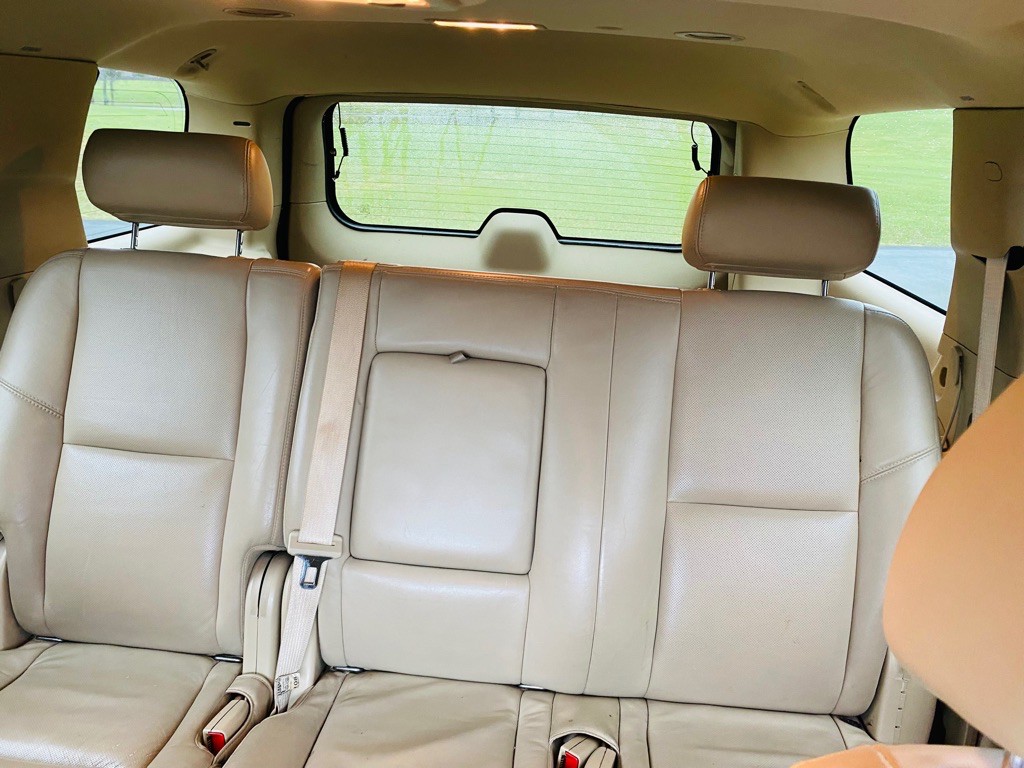 2009 Cadillac Escalade Image 16