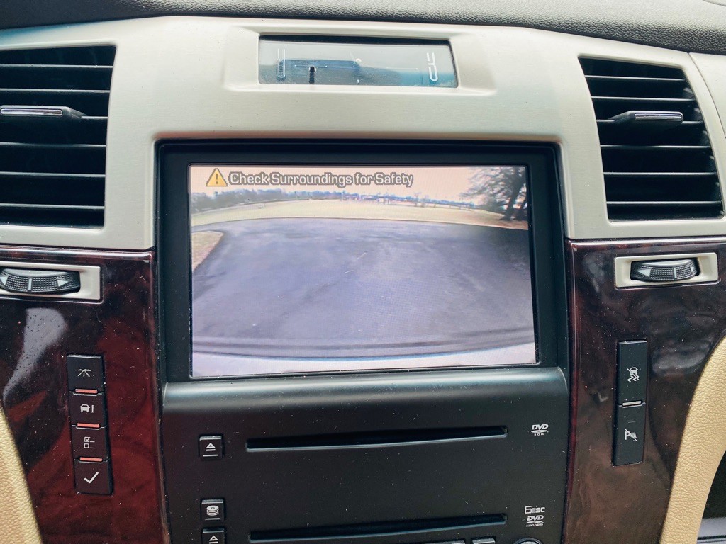 2009 Cadillac Escalade Image 21
