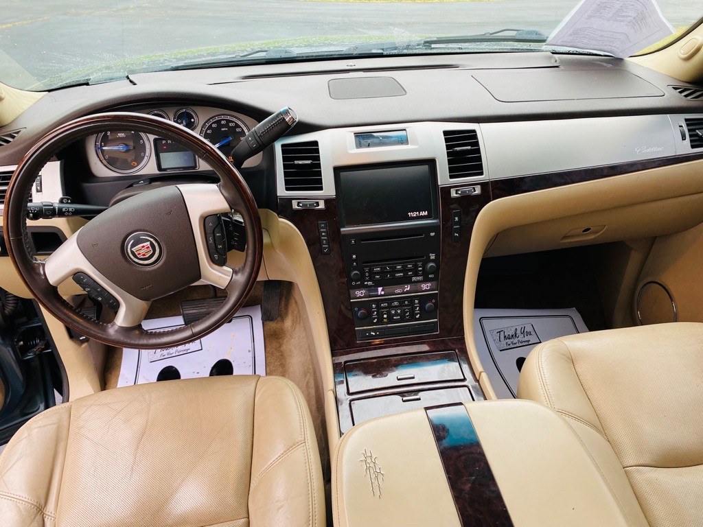 2009 Cadillac Escalade Image 23