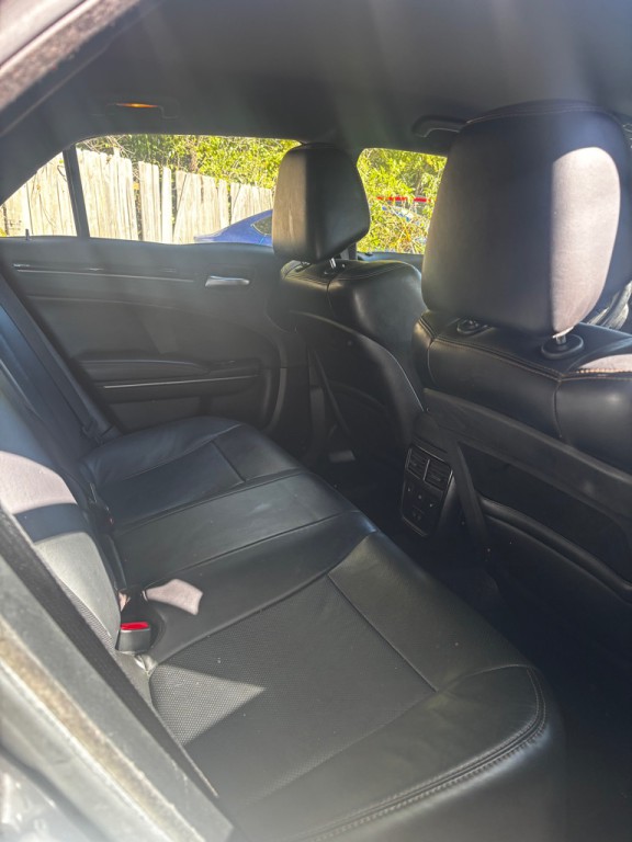 2017 Chrysler 300 Image 3