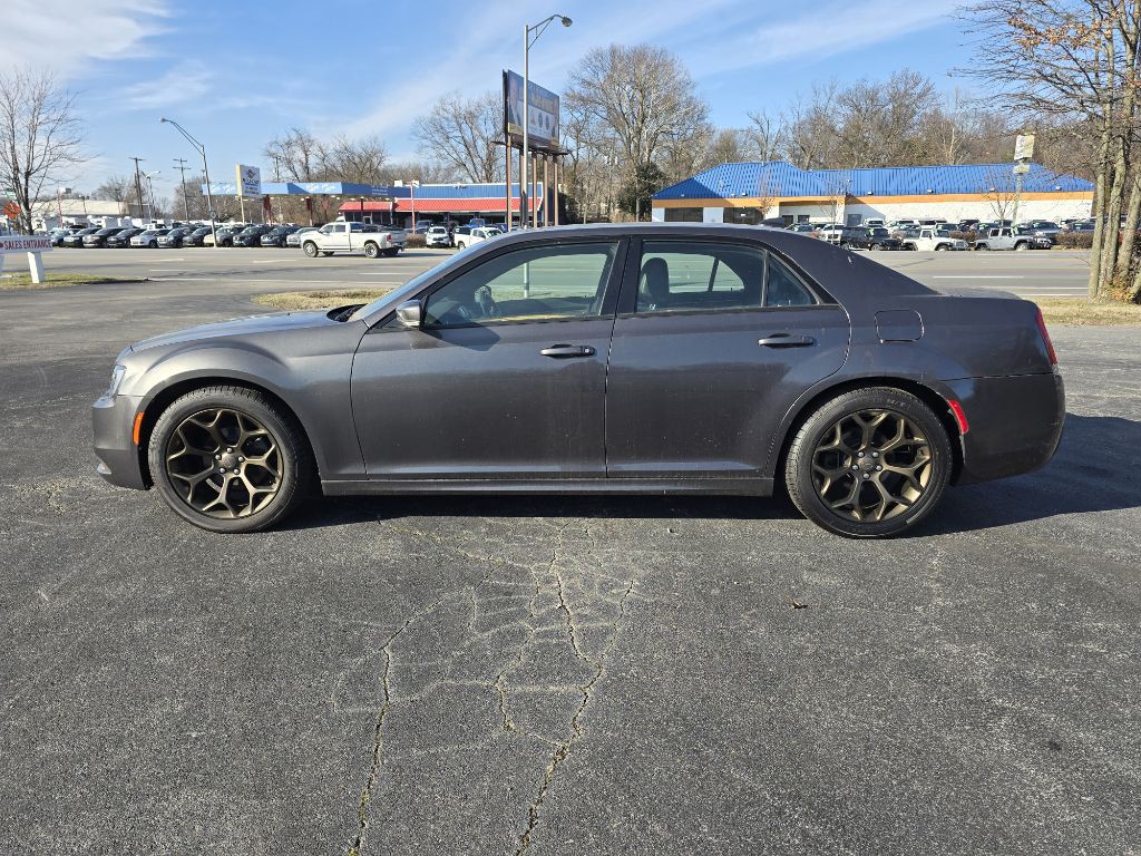 2017 Chrysler 300 Image 5