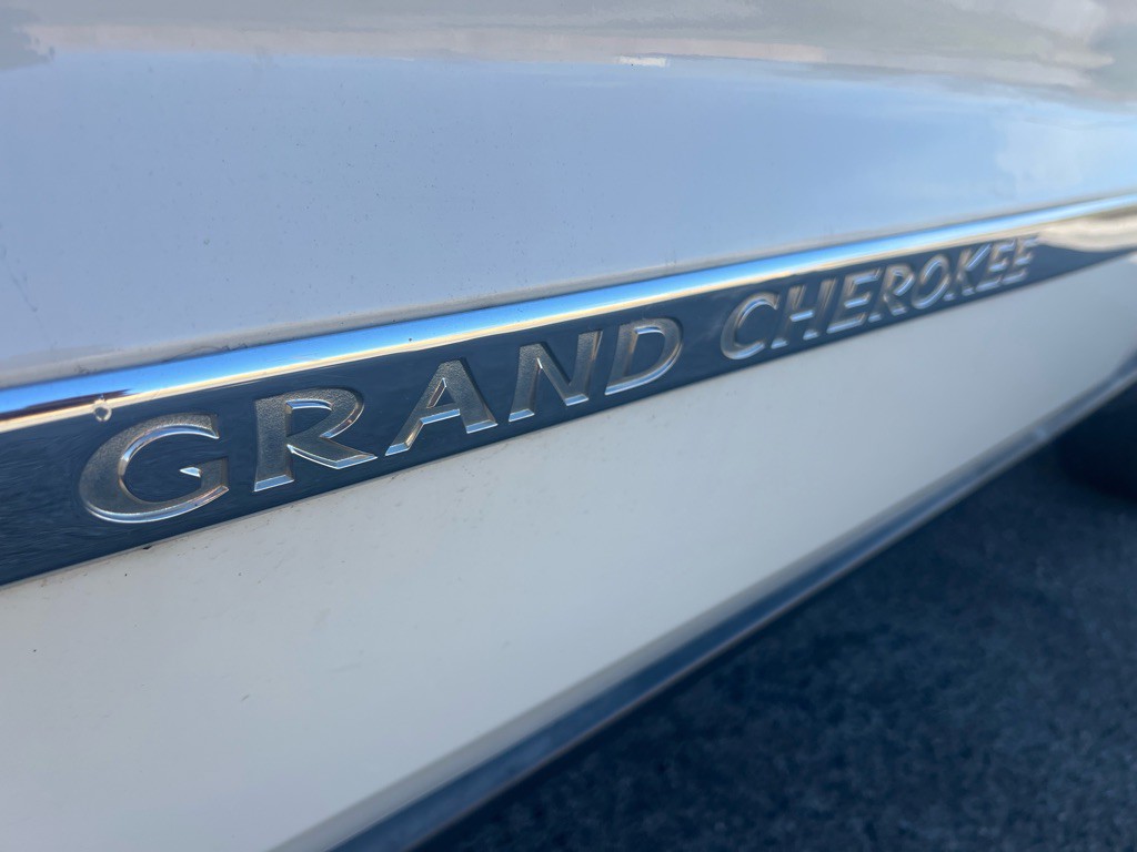 2012 Jeep Grand Cherokee Image 25
