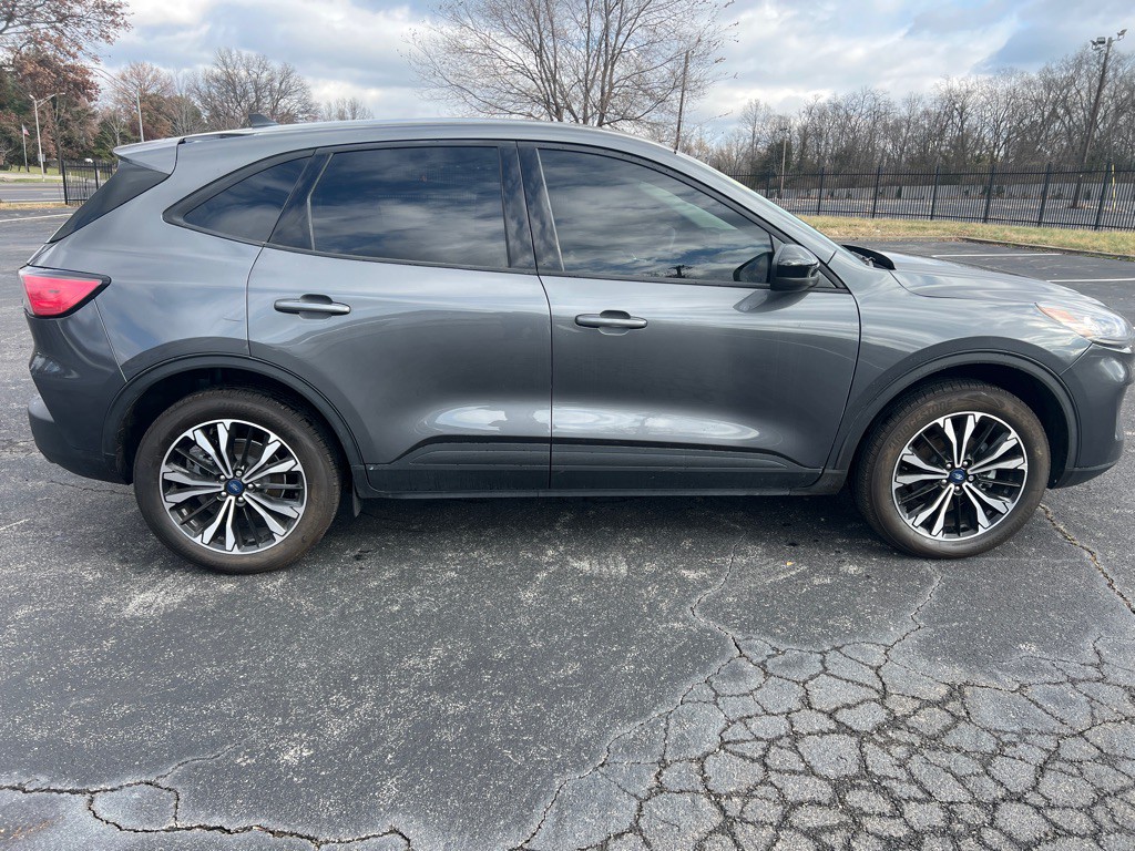 2021 Ford Escape Image 8