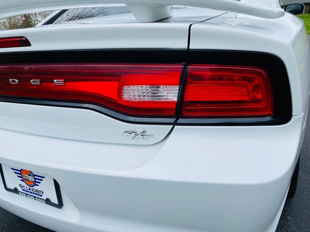 2011 Dodge Charger Image 10